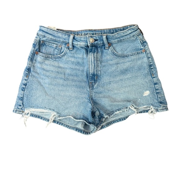 American Eagle Denim Mom Shorts Distressed Light Wash Size 8 - Picture 1 of 7